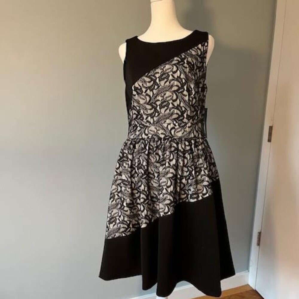 Sleeveless Black Lace Cocktail Dress with Pockets - Never Worn